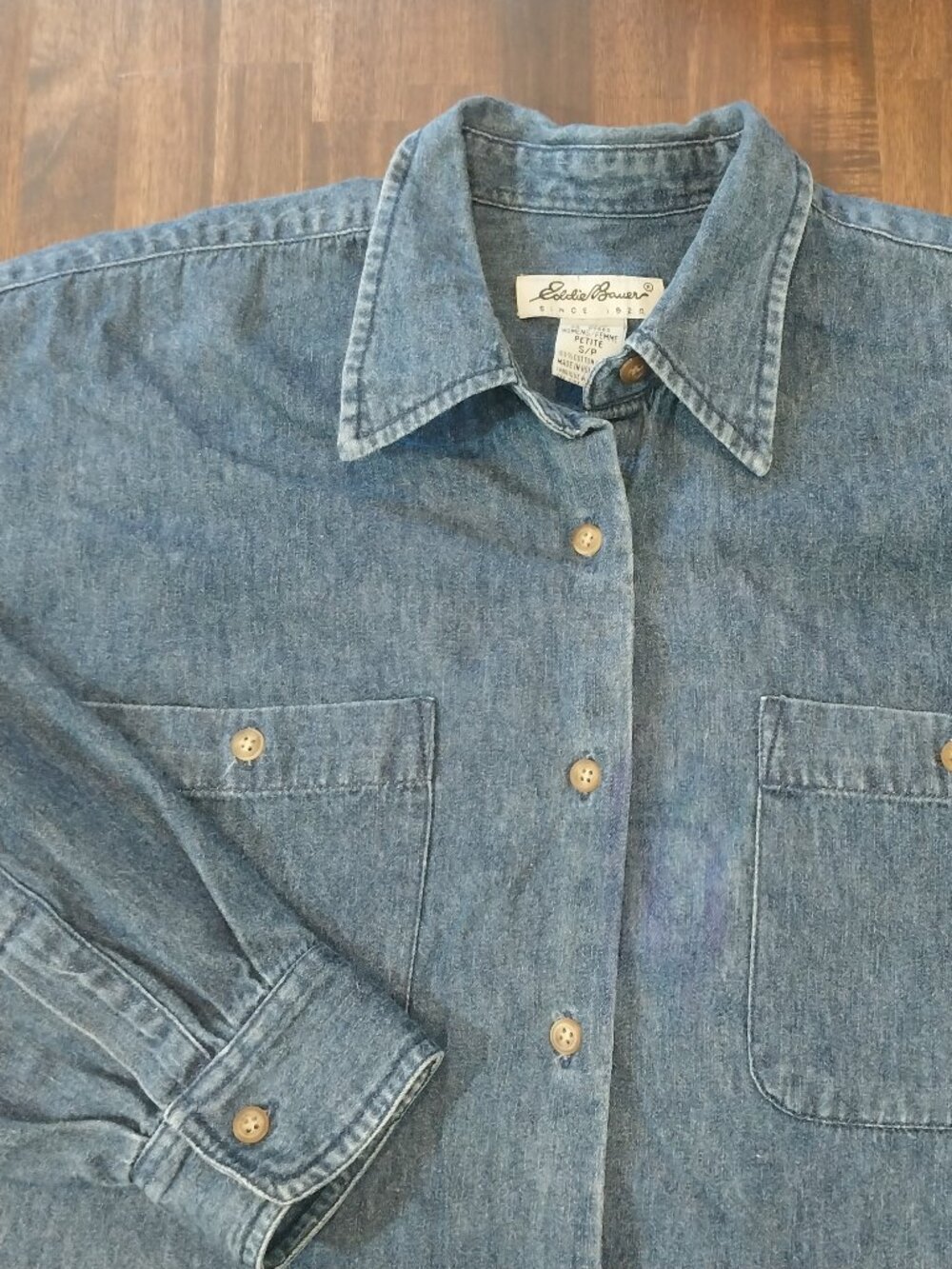Vintage Eddie Bauer Womens S Petite Blue Denim Jean Button Up Shirt 100% Cotton.